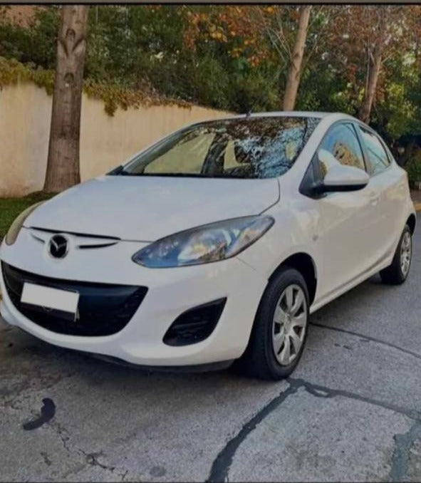 Mazda 2 2015