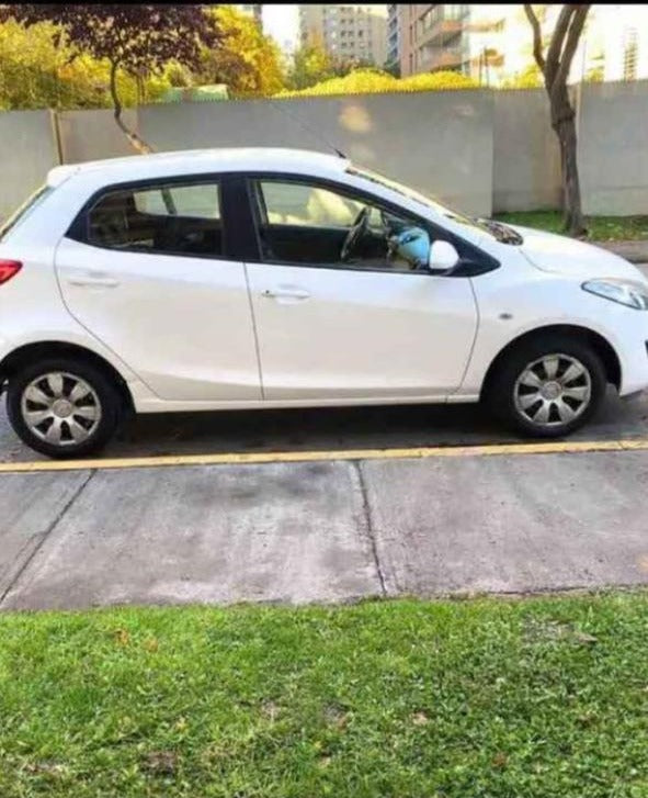 Mazda 2 2015