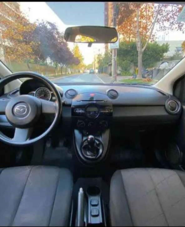 Mazda 2 2015