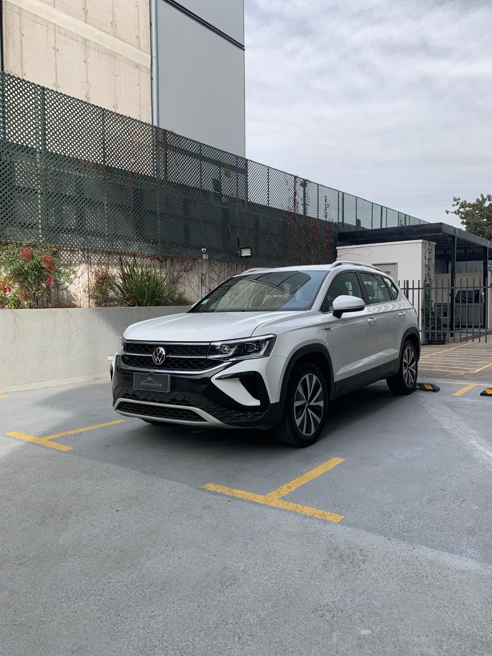 Volkswagen TAOS Highline 2023