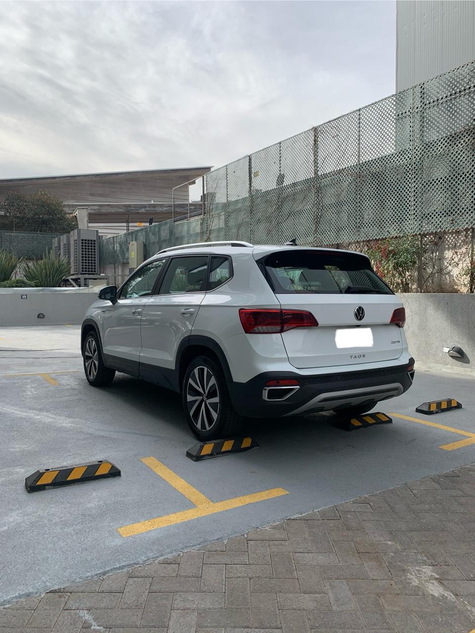 Volkswagen TAOS Highline 2023