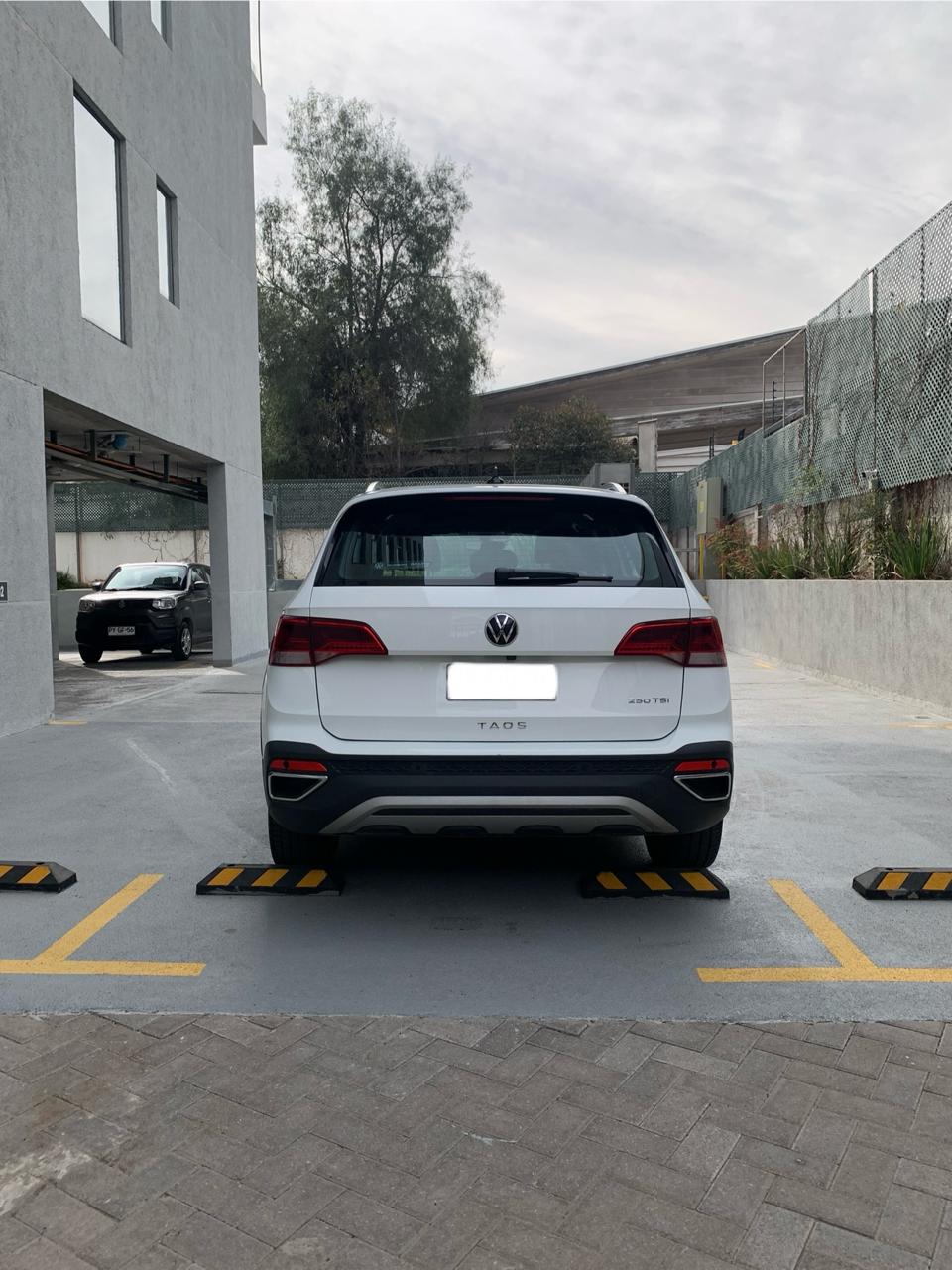 Volkswagen TAOS Highline 2023