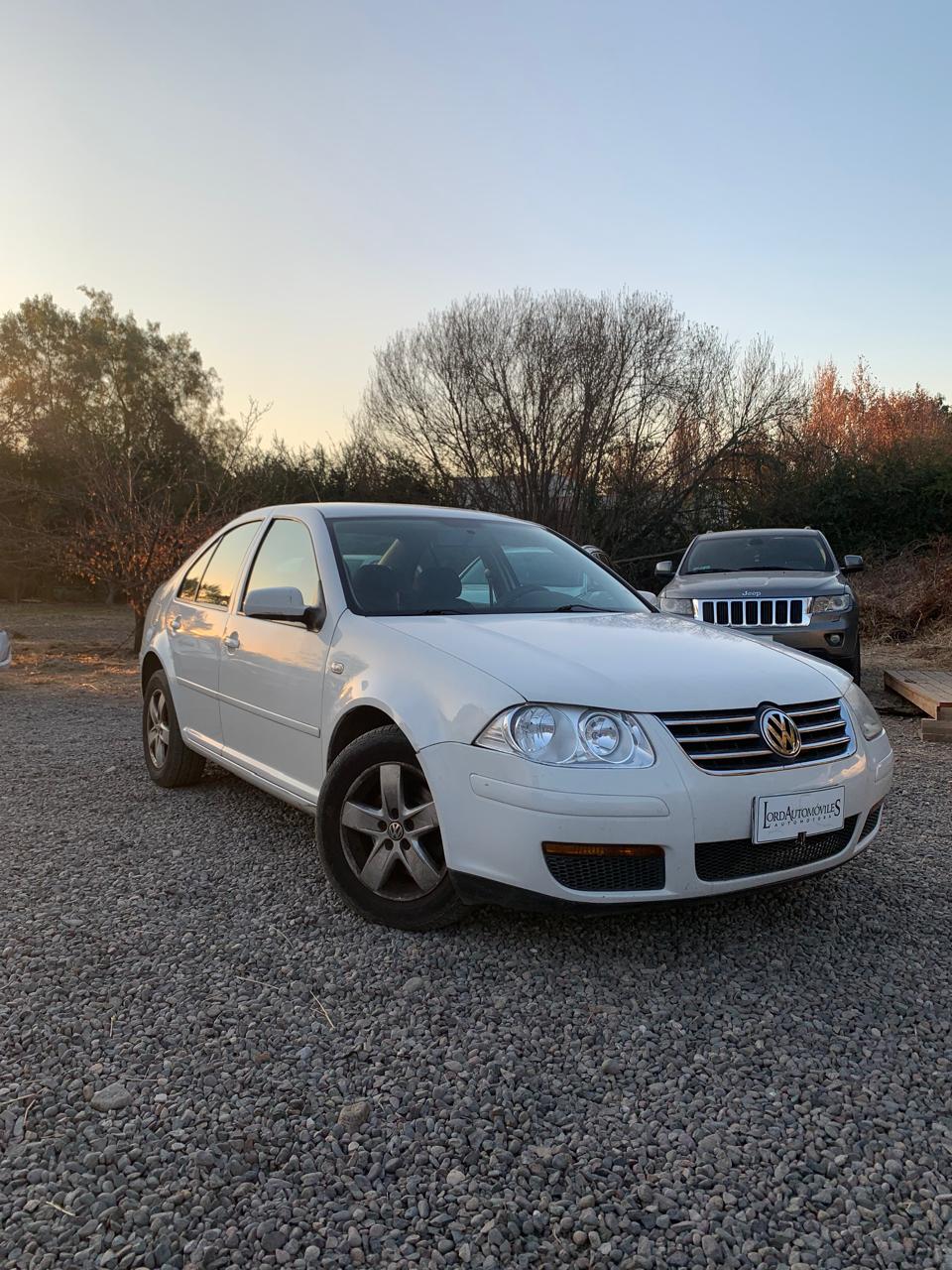 VOLKSWAGEN BORA 2.0 AUTOMÁTICO 2009