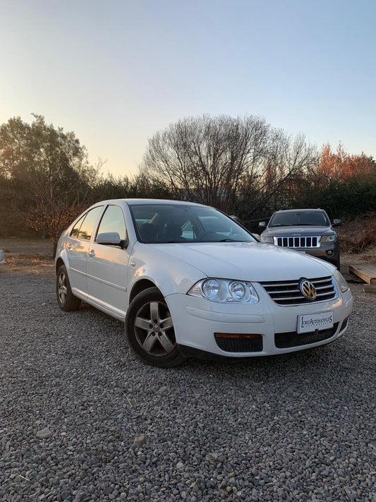 VOLKSWAGEN BORA 2.0 AUTOMÁTICO 2009
