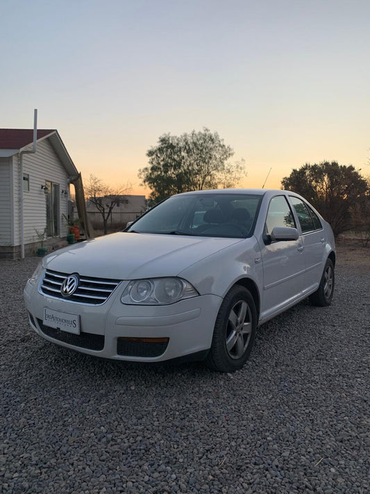 VOLKSWAGEN BORA 2.0 AUTOMÁTICO 2009