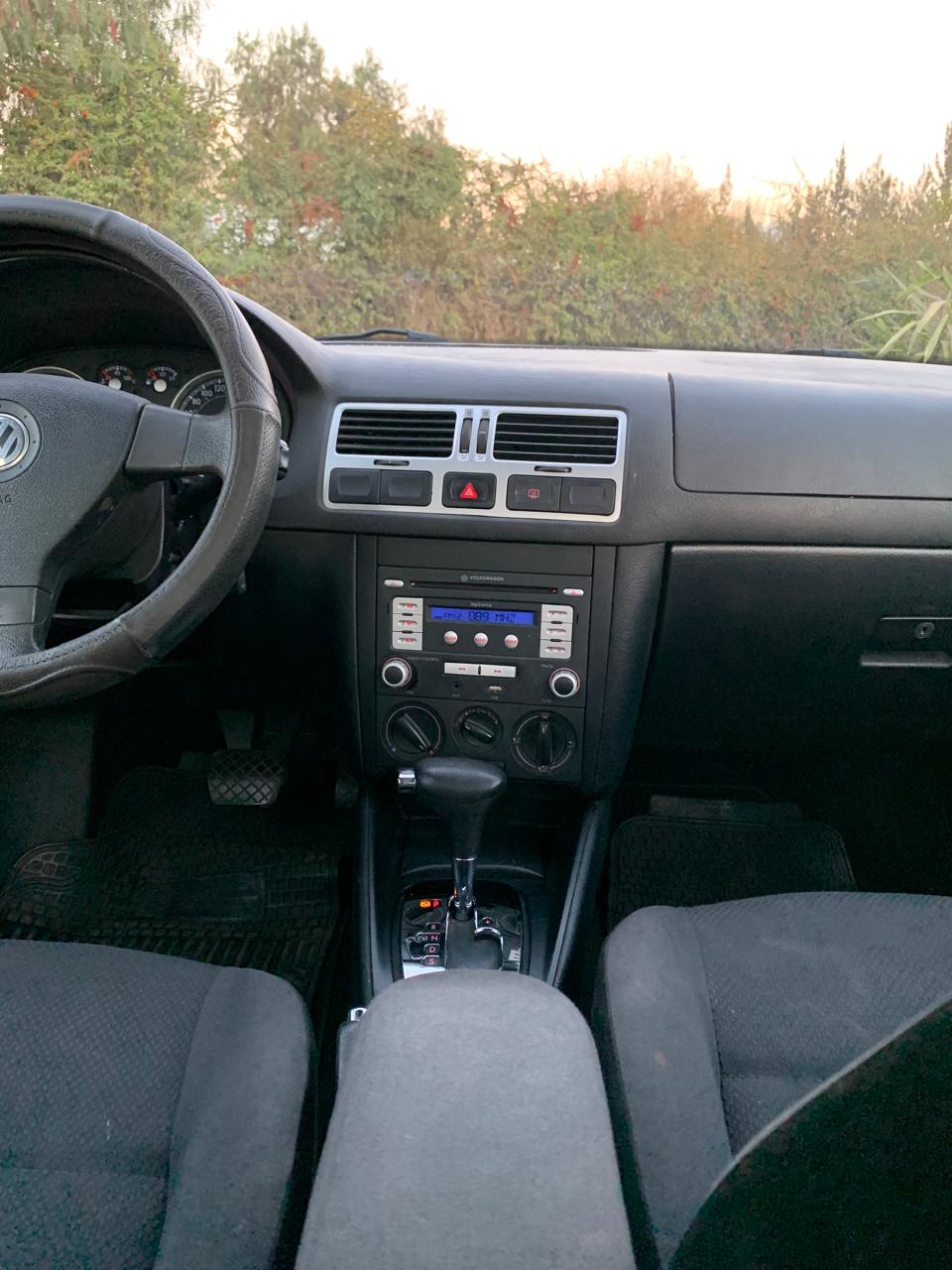 VOLKSWAGEN BORA 2.0 AUTOMÁTICO 2009