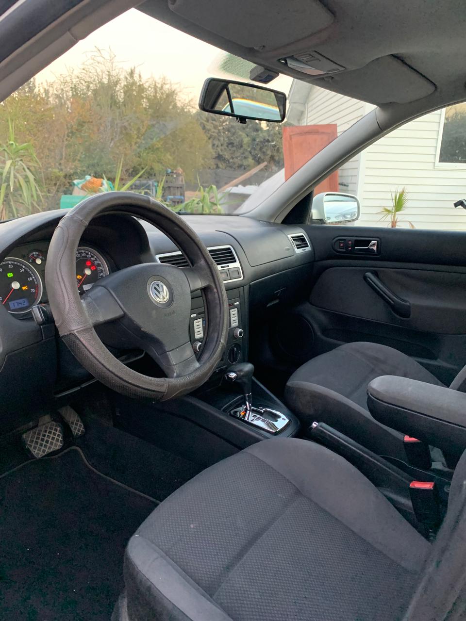 VOLKSWAGEN BORA 2.0 AUTOMÁTICO 2009
